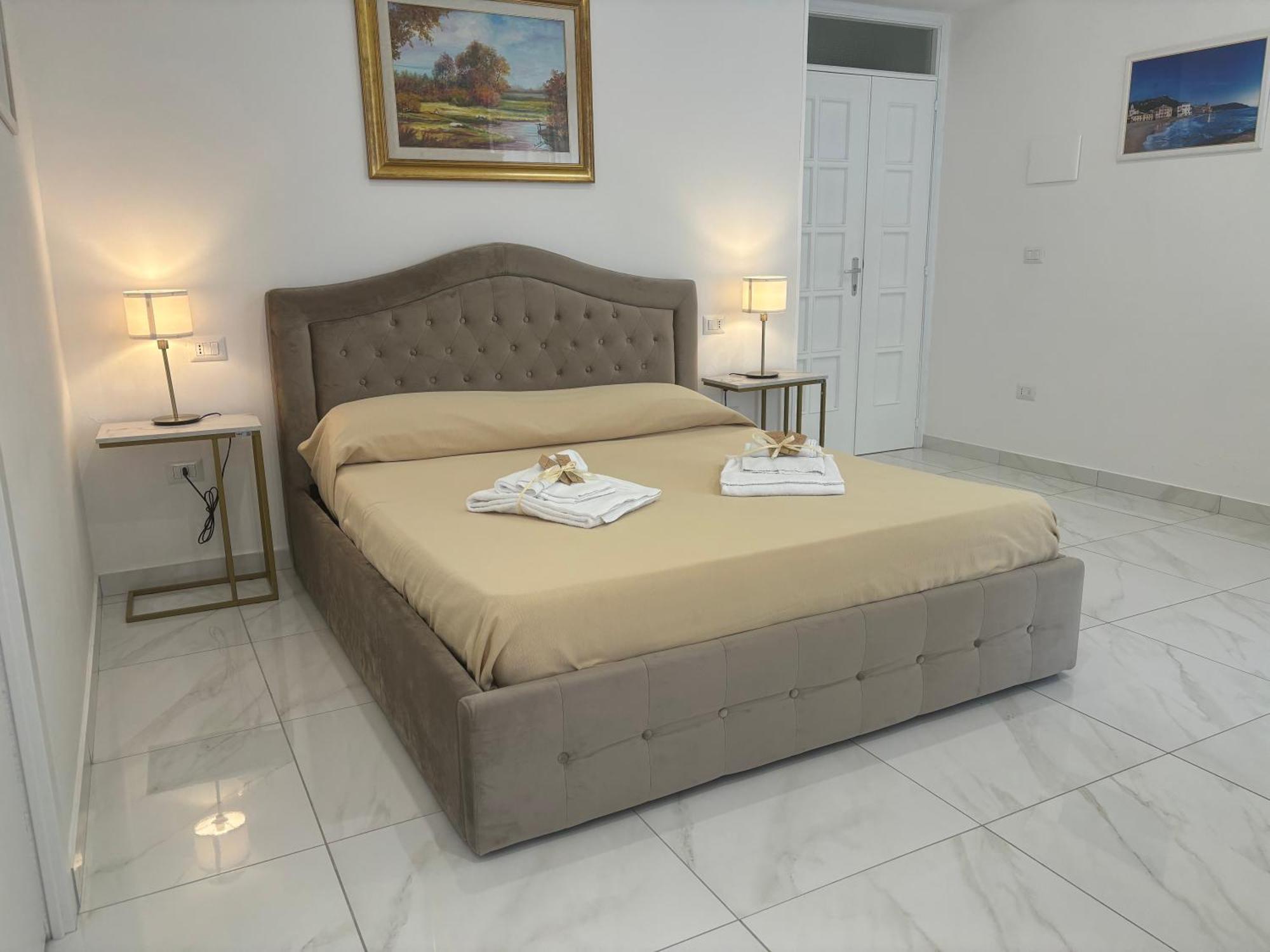 Tina'S Room Санта-Мария-ди-Кастеллабате Экстерьер фото